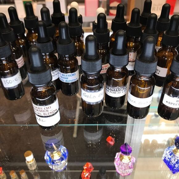 Ladies Creed Aventus Body Oil - Picture 3 of 3